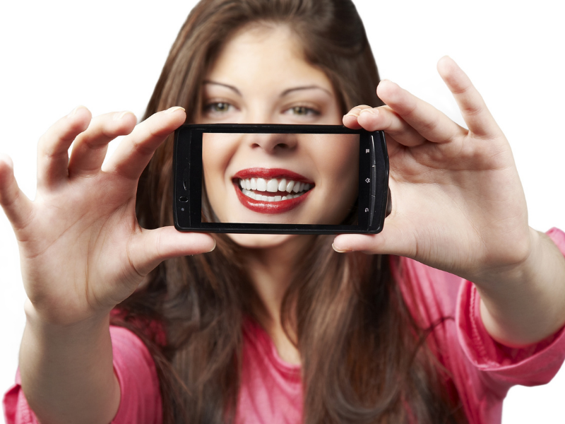 Selfie Smile 800x600 1
