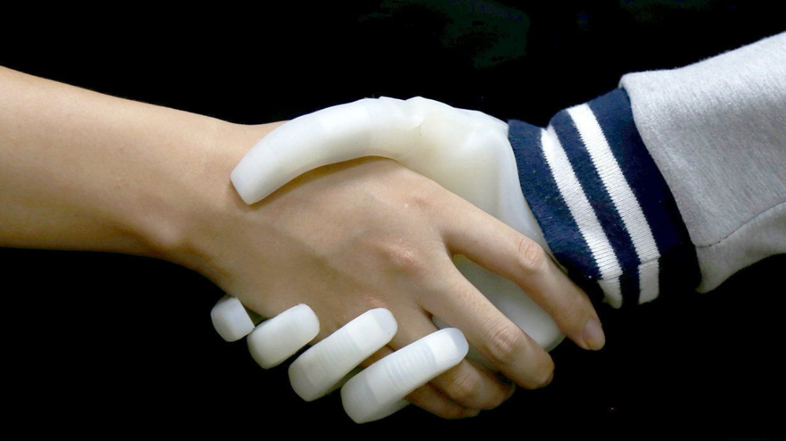 Affordable Inflatable Bionic Hand Offers Real-Time Tactile Control for ...