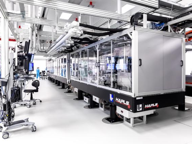 Researchers Design Compact High-Power Laser Using Plasma Optics