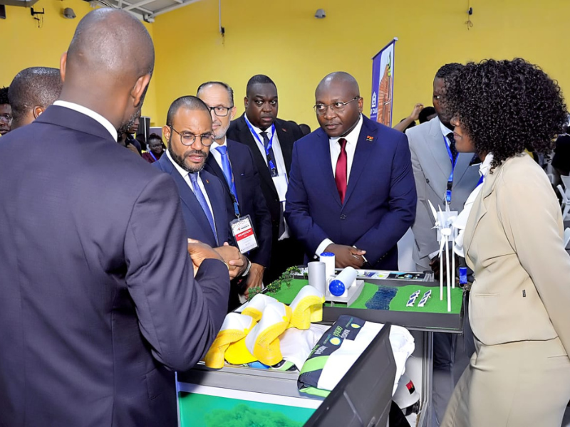 Veronica Presented her project at ISPTEC to the Economic Minister, your Excellence, Mário Augusto Caetano João, in Luanda-Angola. Also, the same project got first place at the Summit de Startups Angola.