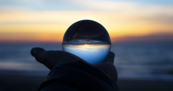 Decision-makers stay humble in predicting business future