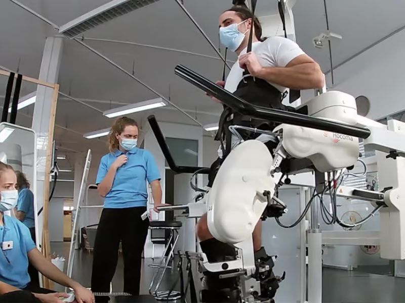 Robotic Rehab and Synced Zaps Restore Movement After Spinal Injuries