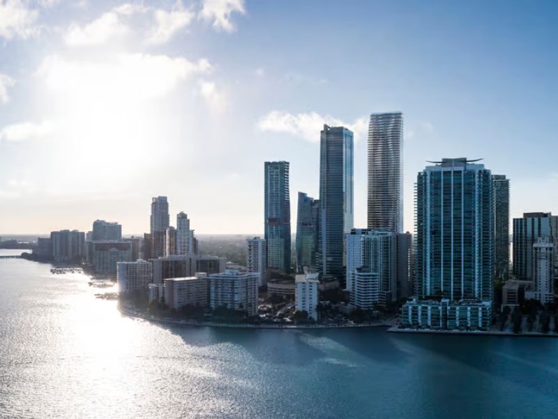 Sleek Miami Skyscraper Harnesses Solar Energy