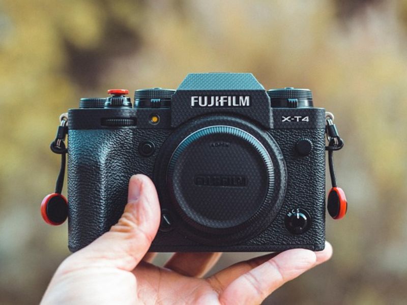 Fujifilm’s X Half is An $850 Digital Camera With a Vintage Film Look