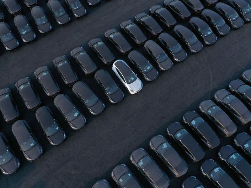 Tesla Slips in Europe as BYD Rises