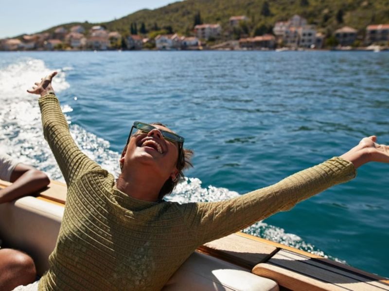 Study Finds Single Women Are Happier Than Men