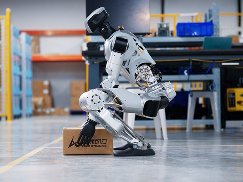 LimX Dynamics Unveils the LimX Oli, a Full-sized Humanoid Robot