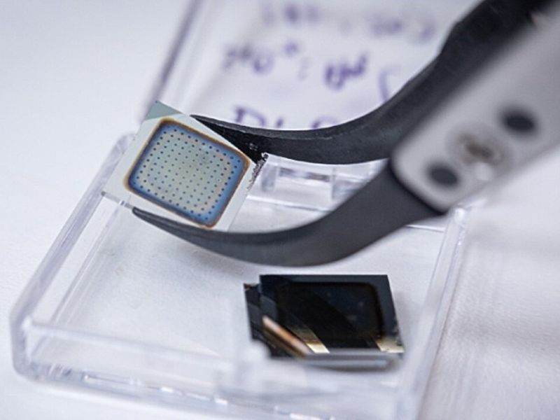 A Multi-Function Mimicking Neuron Moves Robots Closer to Human-Like Abilities