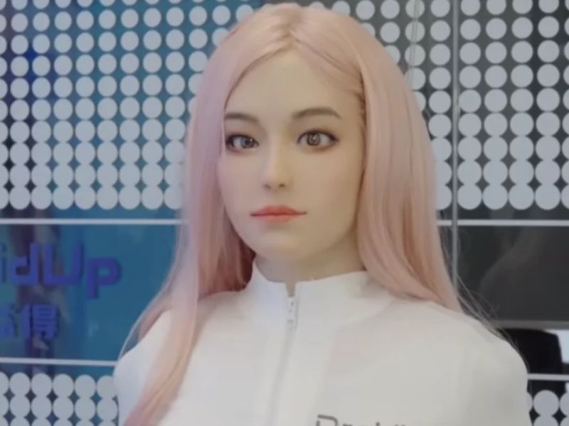 She Moves Naturally, Expresses Emotion, Maintains Eye Contact, and Feels Warm—Yet She’s a Robot