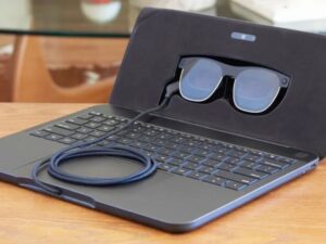 The First Laptop in the World Without a Screen, Powered by Augmented Reality