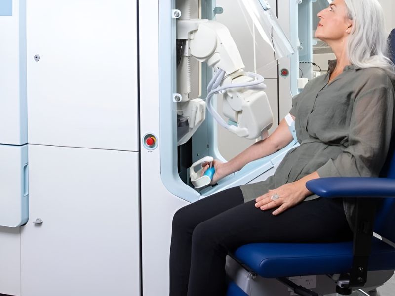 Vitestro, a medical robotics company based in Utrecht, Netherlands, has launched a new website and unveiled its first public video showing the Aletta autonomous robotic phlebotomy device performing a diagnostic blood draw.