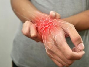 Scientists uncover how psoriasis develops into a painful joint condition